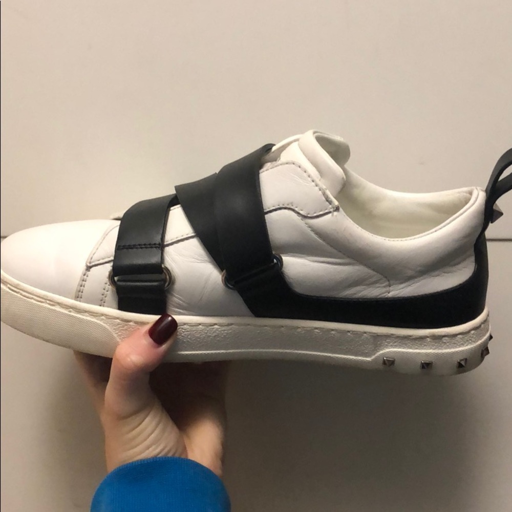 Valentino
V Punk Leather Buckle-Strap Sneaker